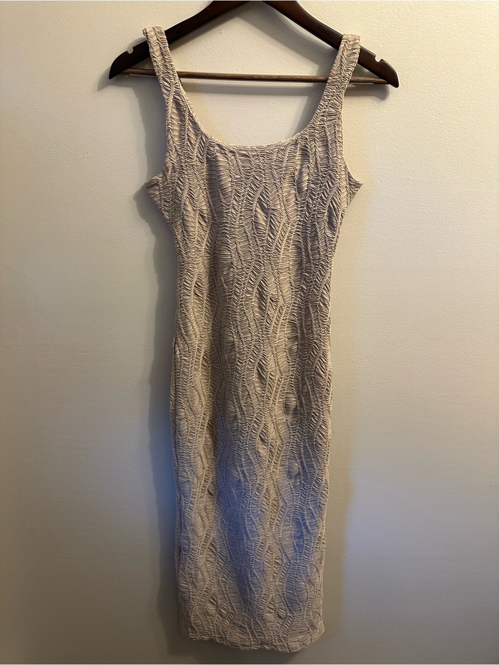 #328 iris Sleeveless Textured Midi Dress in Cream
